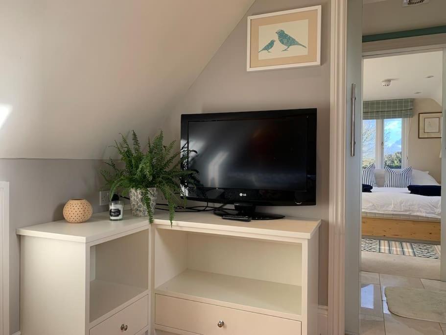 Annexe Near Malmesbury / Tetbury Apartman Hankerton Kültér fotó