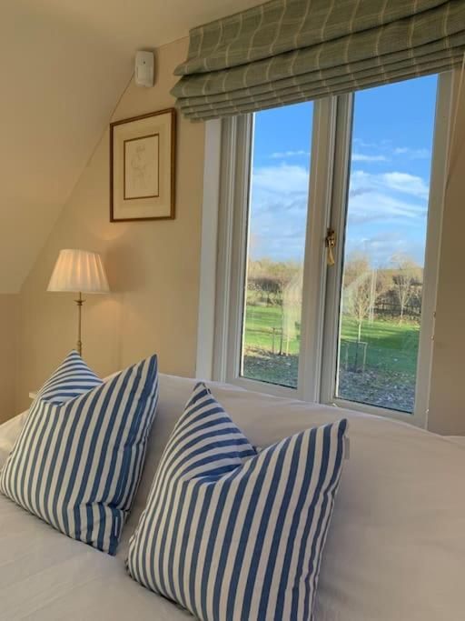 Annexe Near Malmesbury / Tetbury Apartman Hankerton Kültér fotó